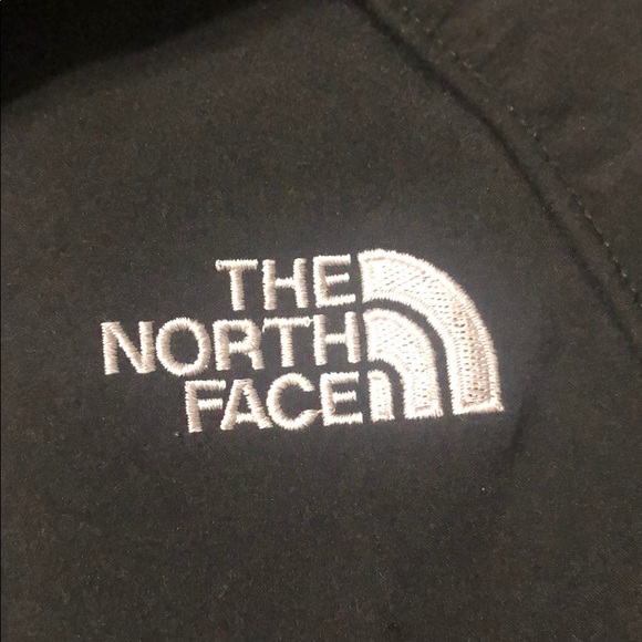 The Notth Face black jacket - Picture 2 of 3